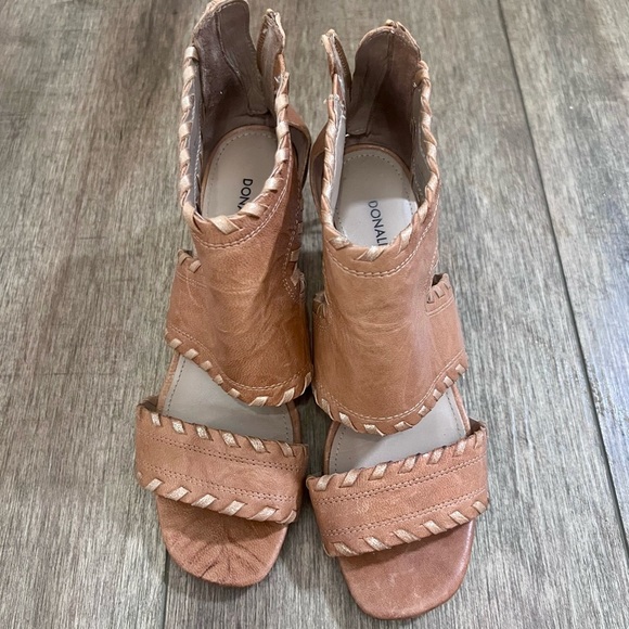 Donald J. Pliner Sami leather Women's Tan Sandals 7.5 - Picture 3 of 9